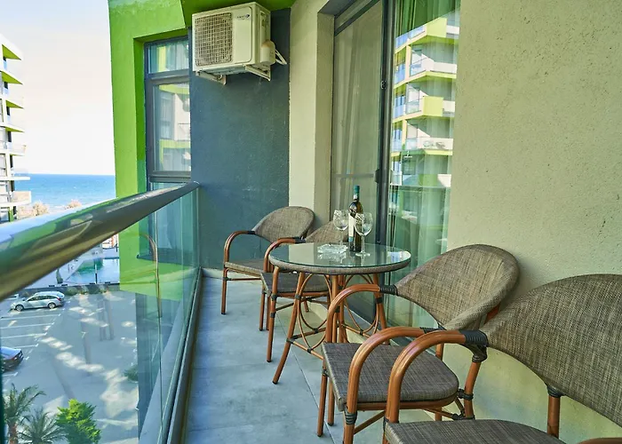 Bianca By Alz アパート ナボダリ